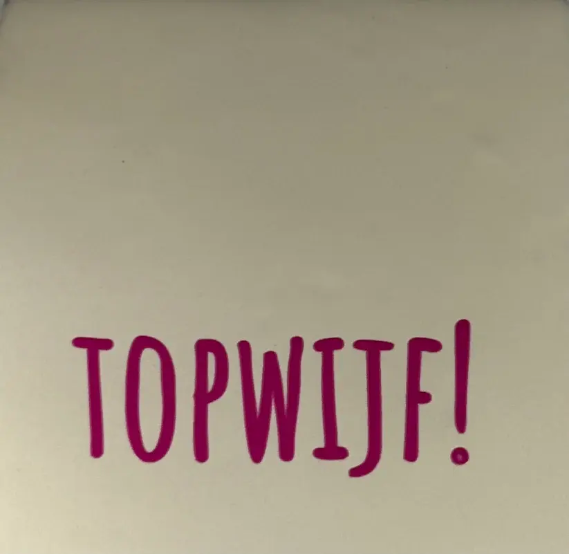 Tegeltje Topwijf. creme