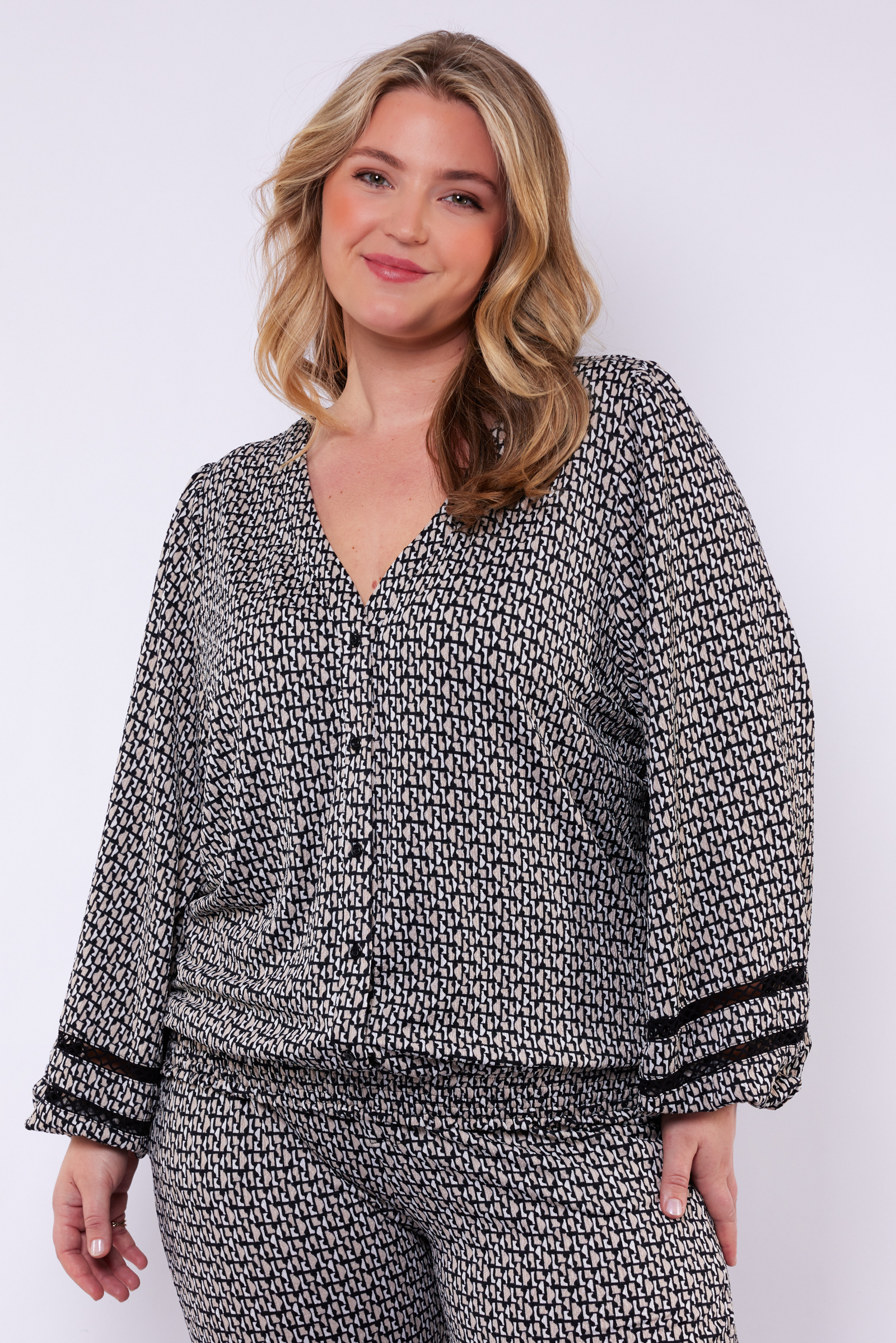 Exxcellent Samara top v6 - Black/Offwhite, 48