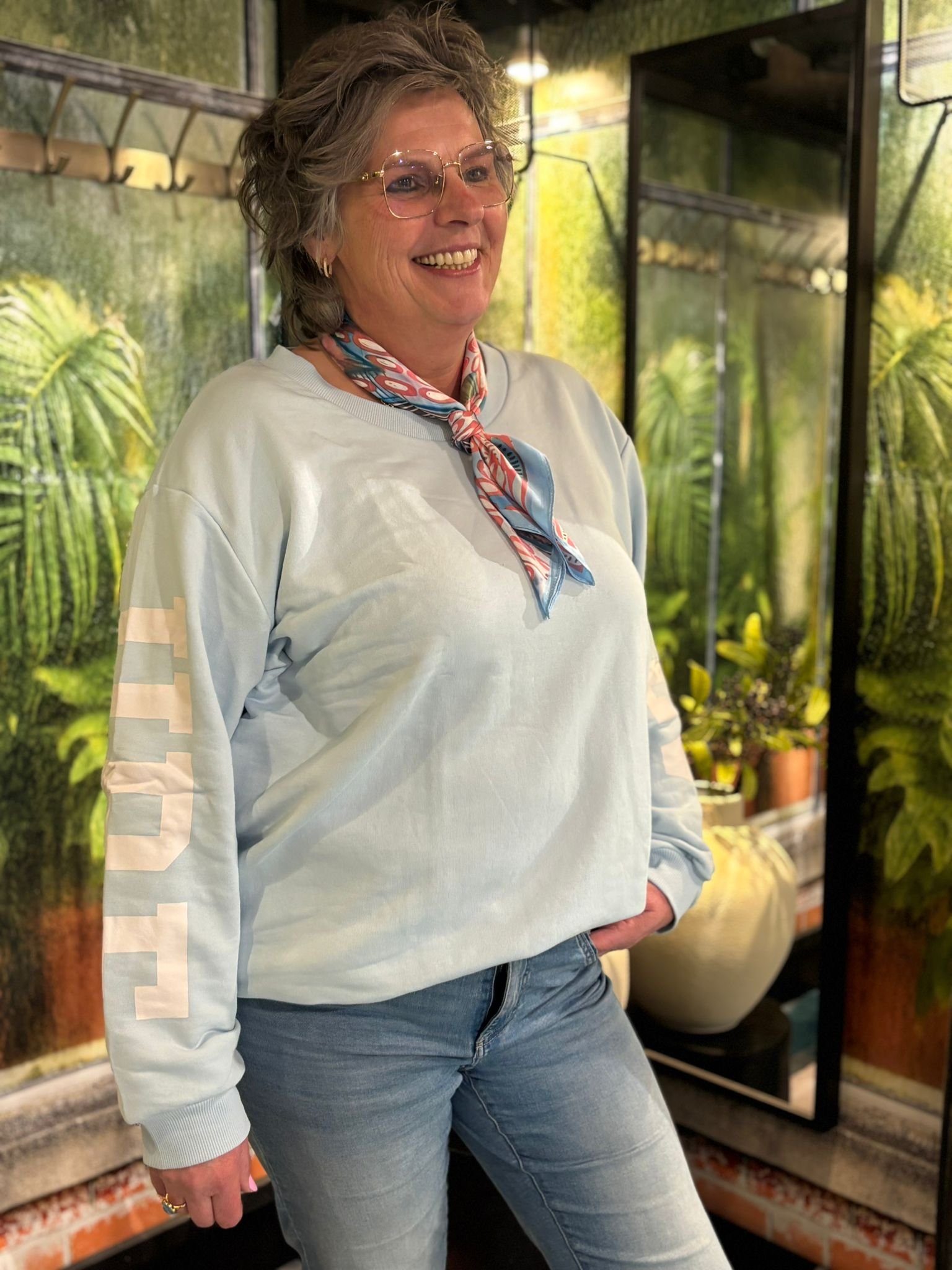 KCmila Sweatshirt s6