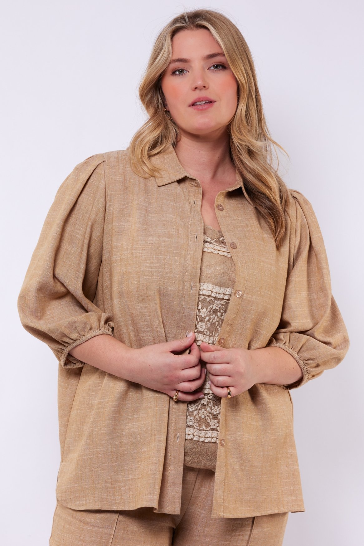 Exxcellent Carter blouse z6 - Light Camel, 48