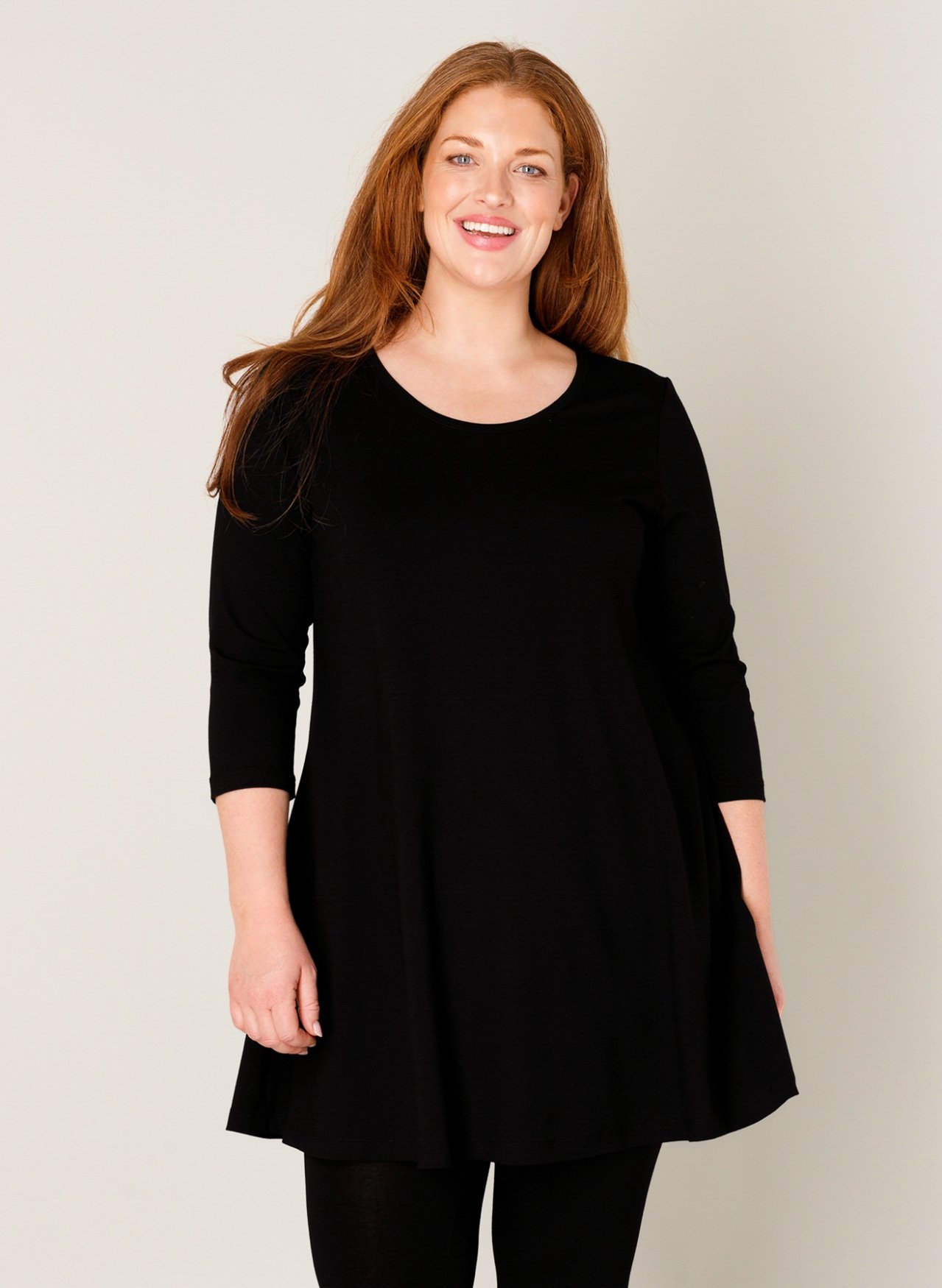 Base Level curvy Aria top - Black, 3(52)