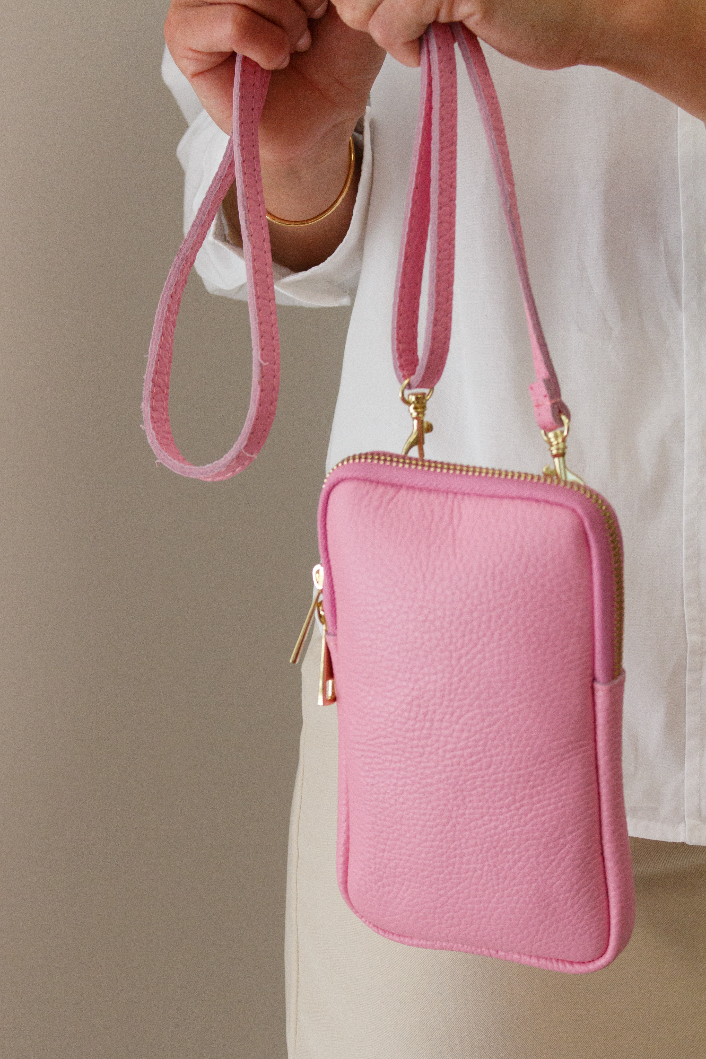 BS telefoontasje give me some space