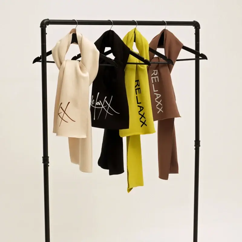 Sneakerdresses Shawl