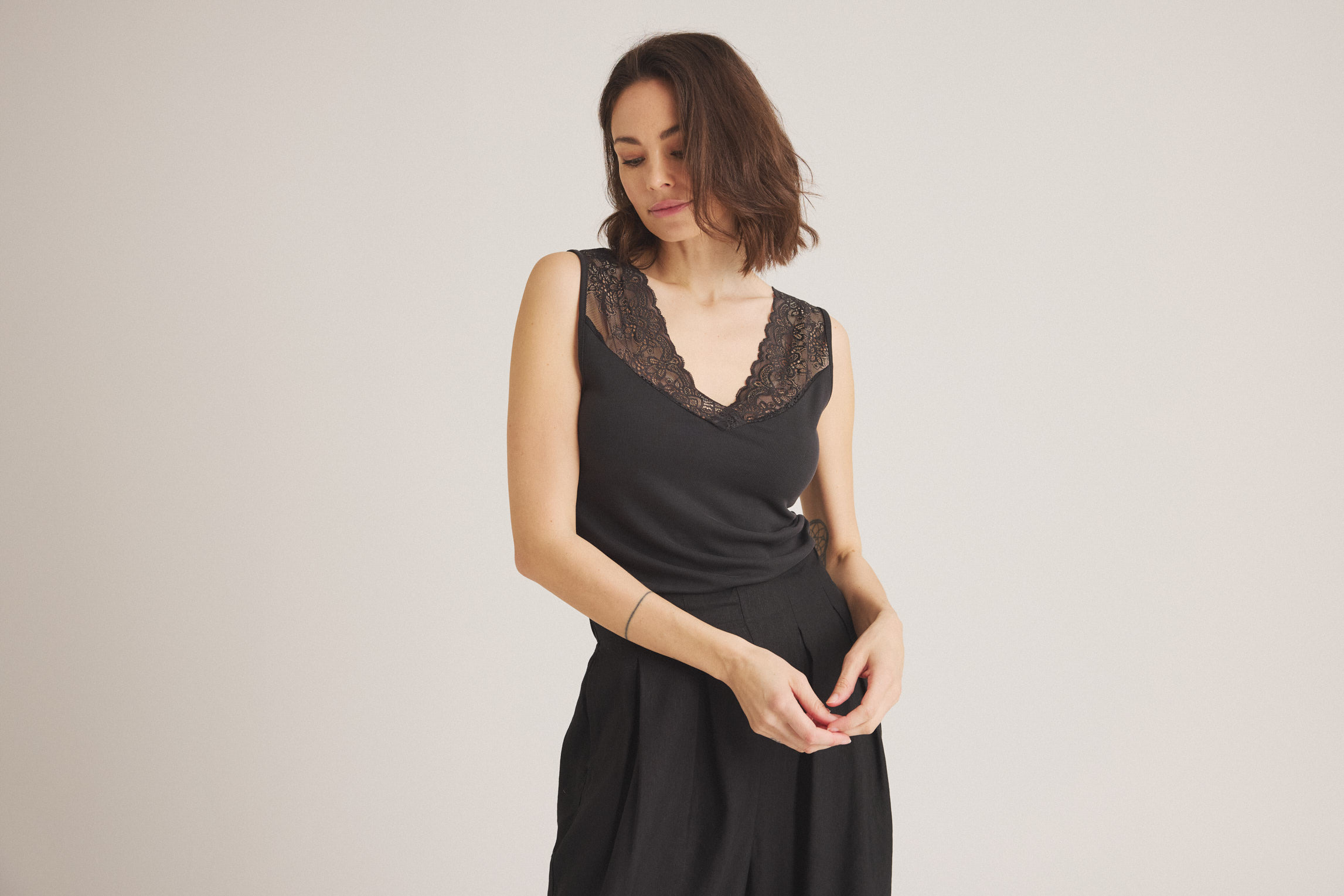 Luxzuz Joy Top black - Afbeelding 3