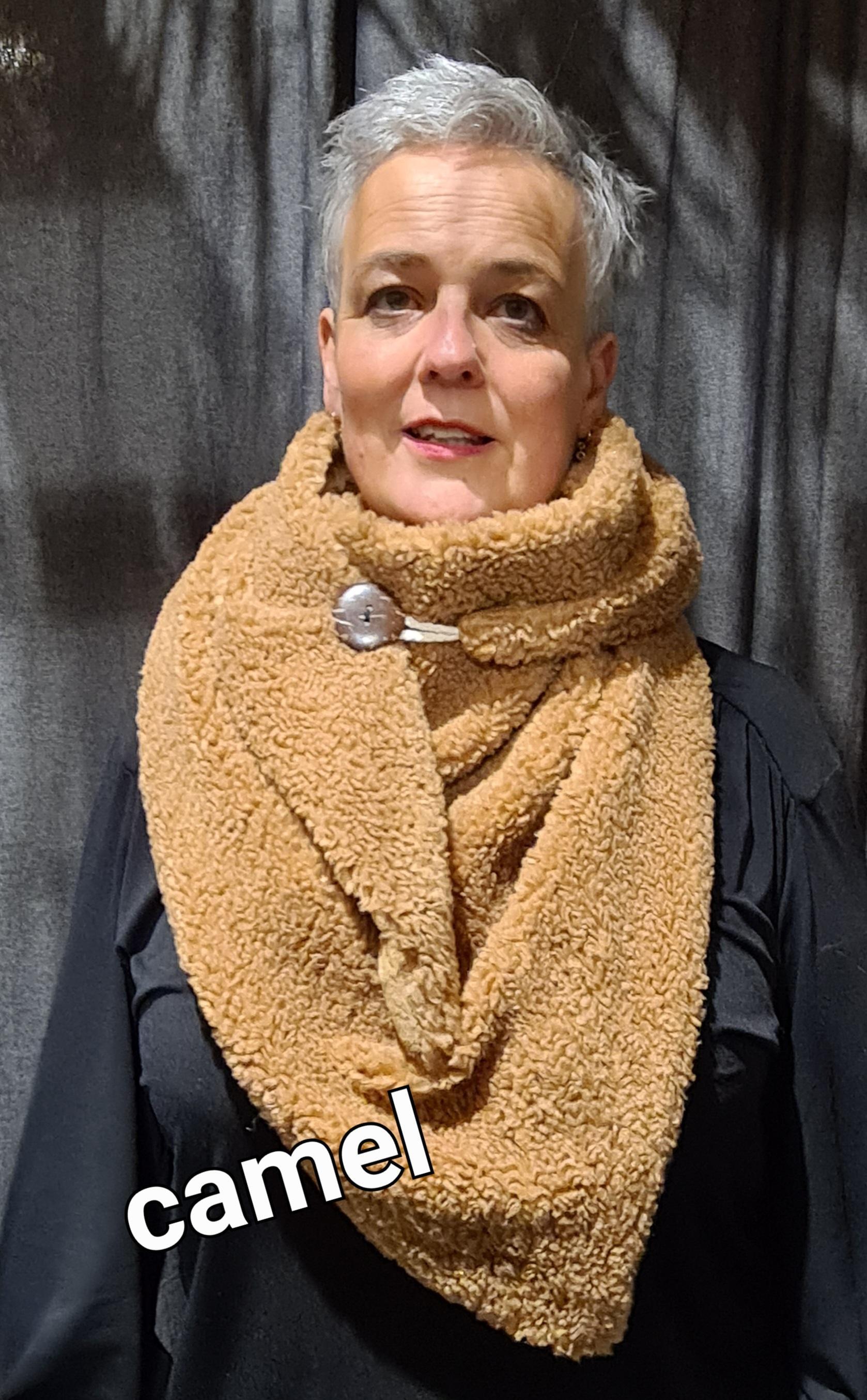 Teddy triangel sjaal - Off white